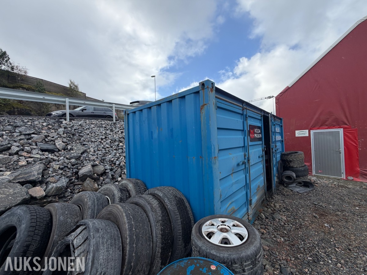 Miljøcontainer Selges med innhold