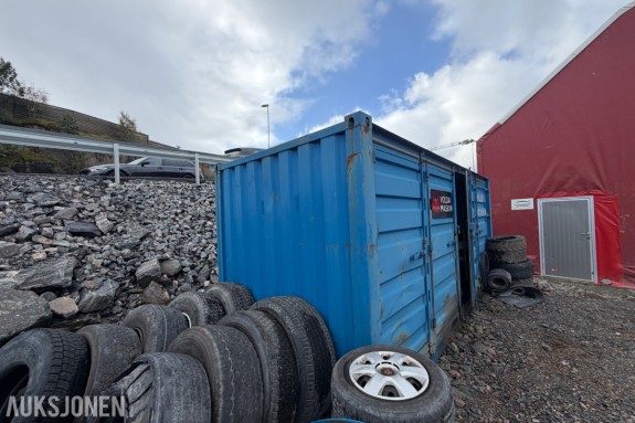 Miljøcontainer Selges med innhold