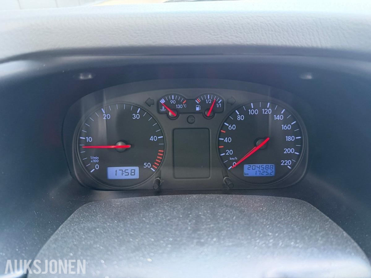 2003 VOLKSWAGEN TRANSPORTER 2.5 TDI LANG HENGERFESTE