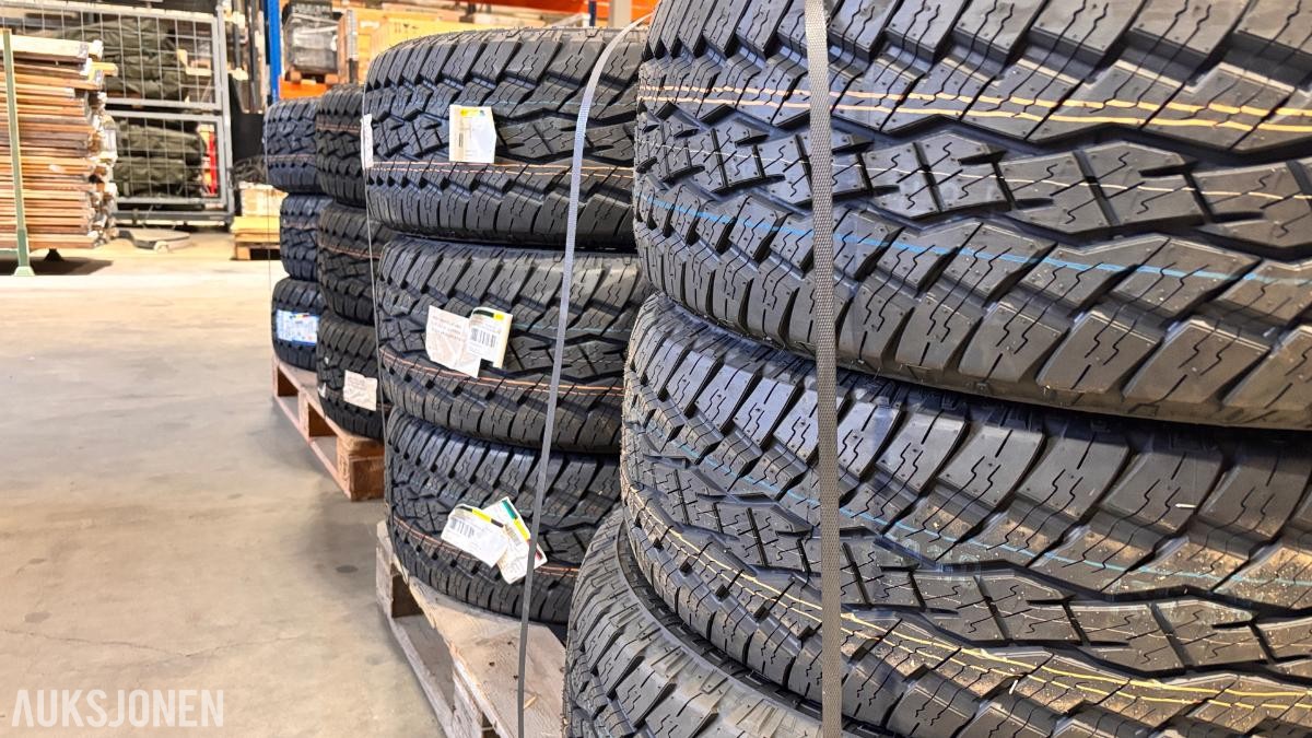 Parti med 24 ubrukte Toyo Open Country A/T Plus – 285/60 R18