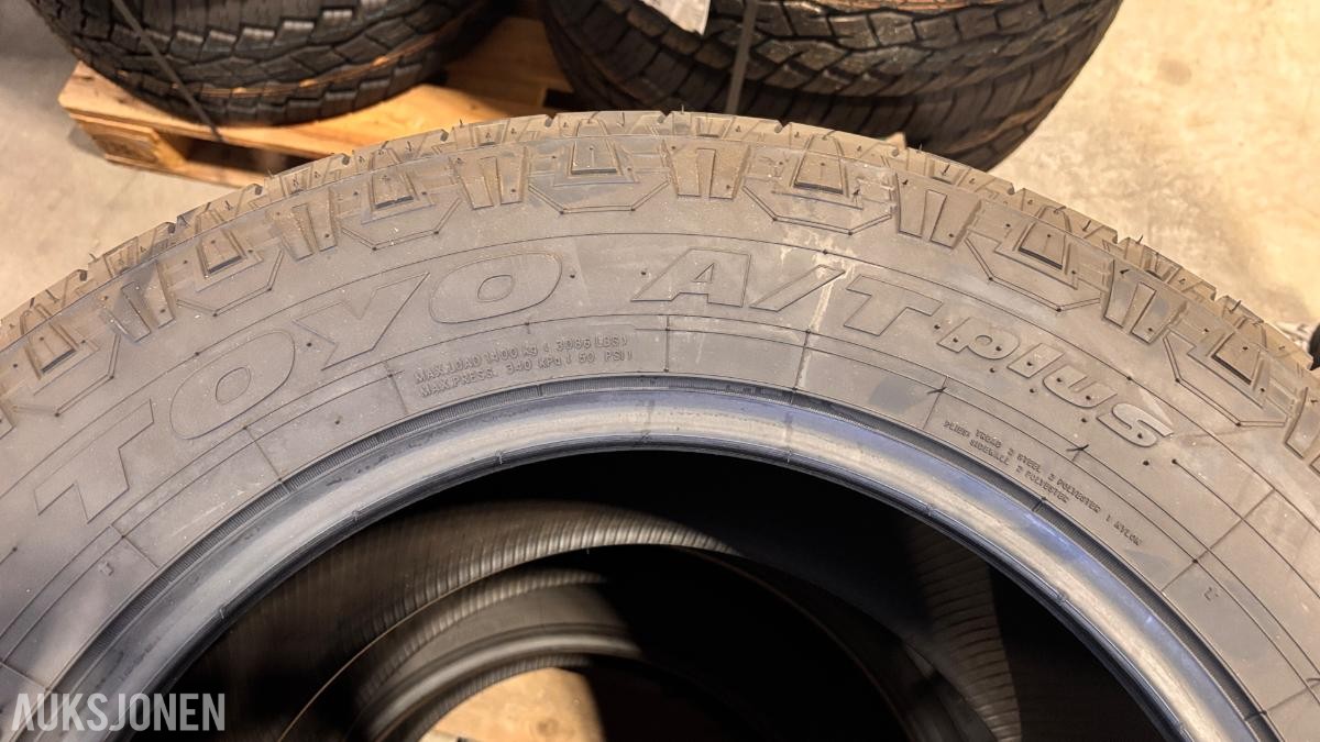 Parti med 24 ubrukte Toyo Open Country A/T Plus – 285/60 R18
