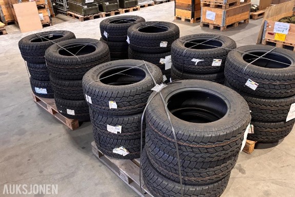 Parti med 24 ubrukte Toyo Open Country A/T Plus – 285/60 R18