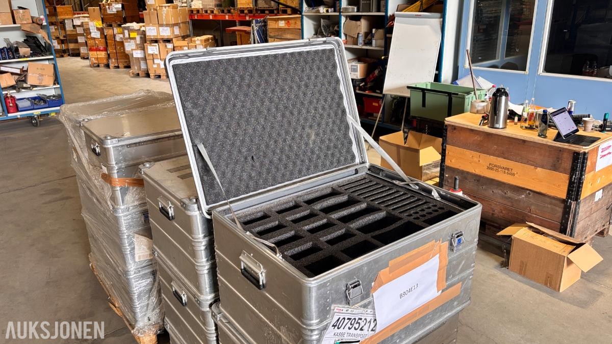 16 stk. Zarges transportkasser – skuminnlegg og skuffekuber