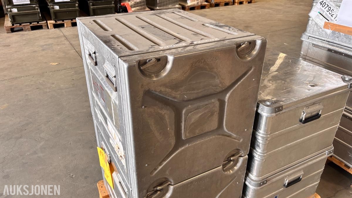 16 stk. Zarges transportkasser – skuminnlegg og skuffekuber