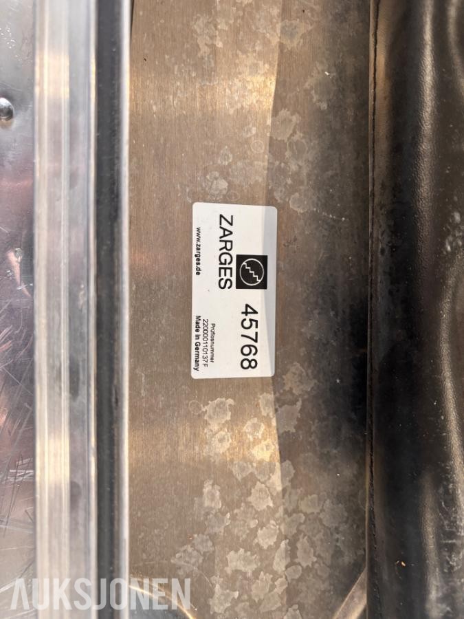 16 stk. Zarges transportkasser – skuminnlegg og skuffekuber