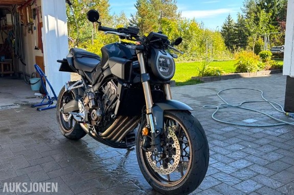 2024 Motorsykkel - Honda CB 650 R - Akrapovič helanlegg – mye utstyr
