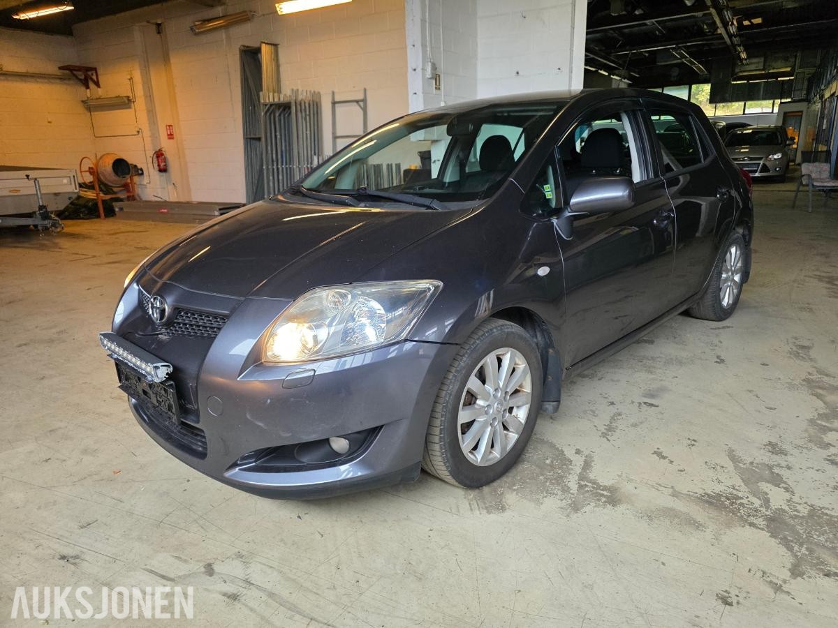 2008 TOYOTA AURIS 1.4 D MMT HENGERFESTE NAVIGASJON