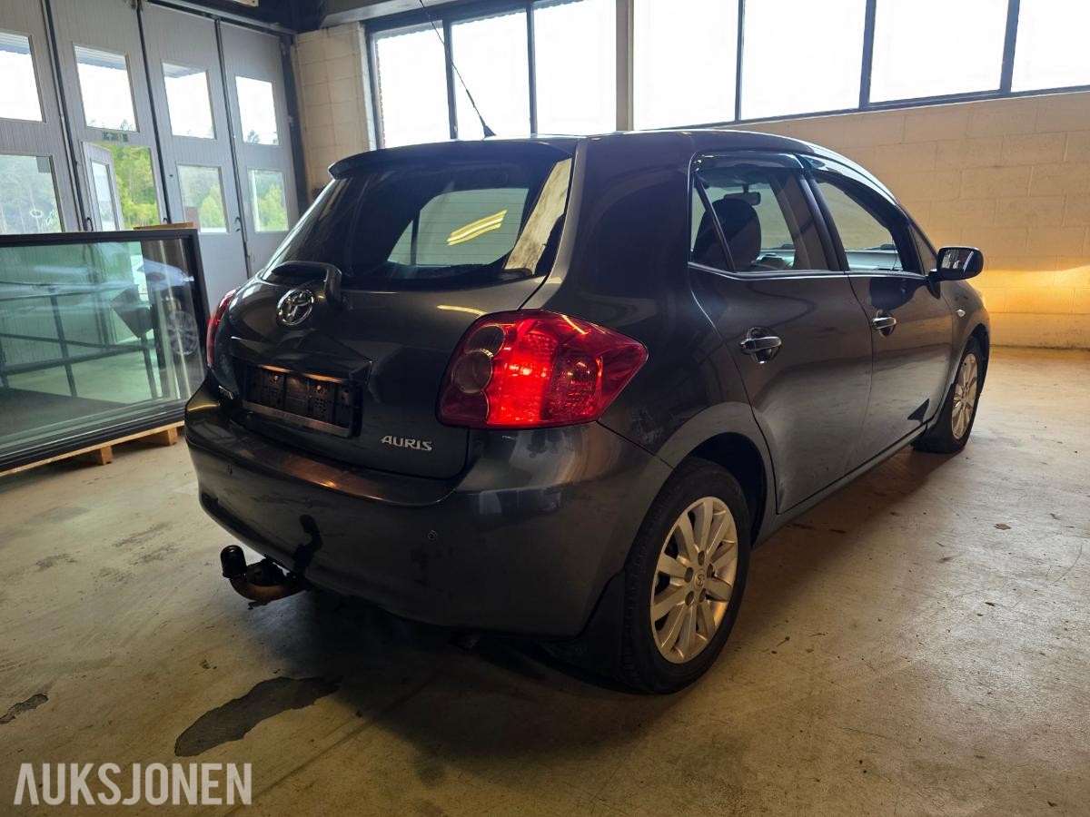 2008 TOYOTA AURIS 1.4 D MMT HENGERFESTE NAVIGASJON
