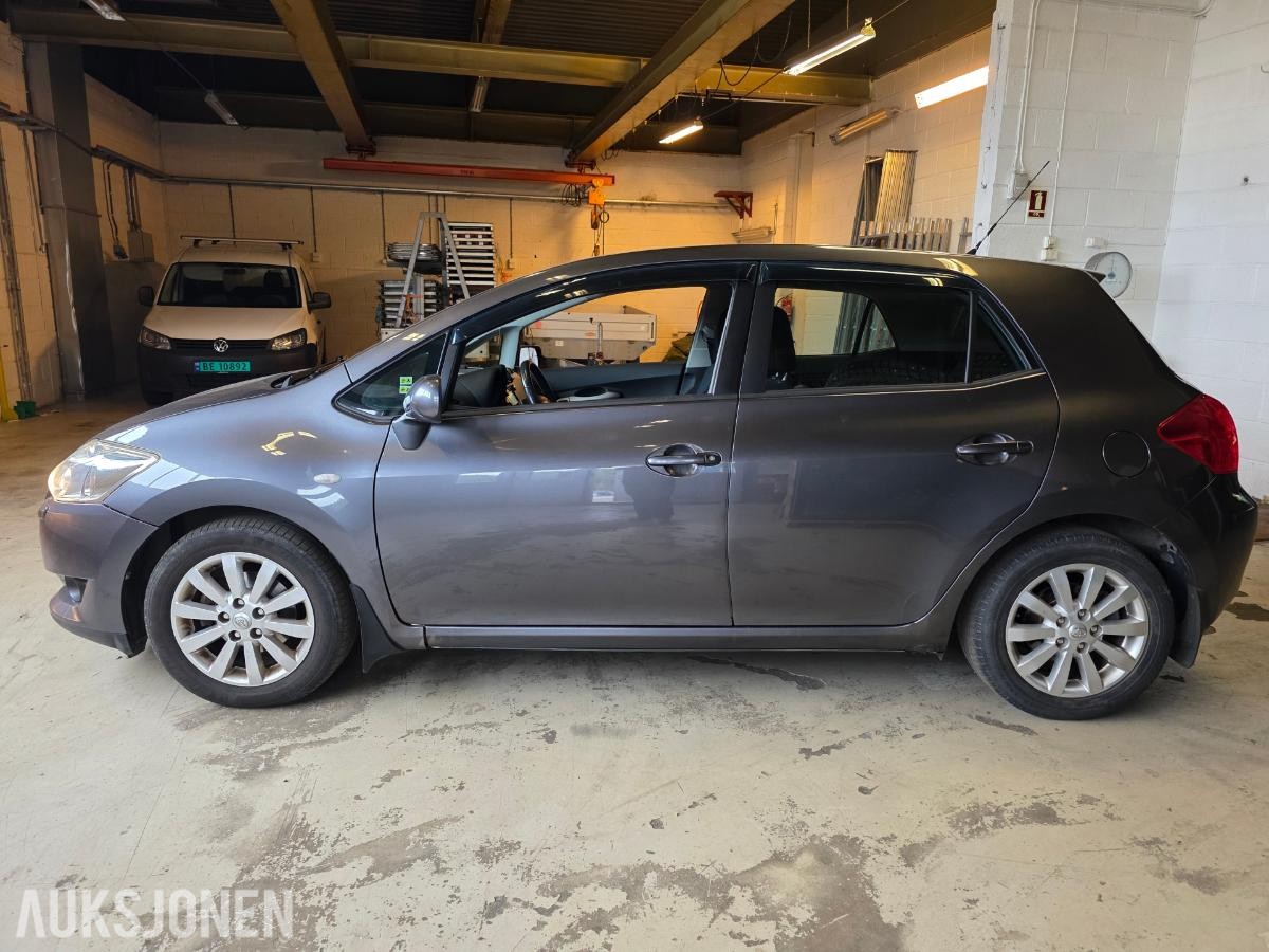 2008 TOYOTA AURIS 1.4 D MMT HENGERFESTE NAVIGASJON
