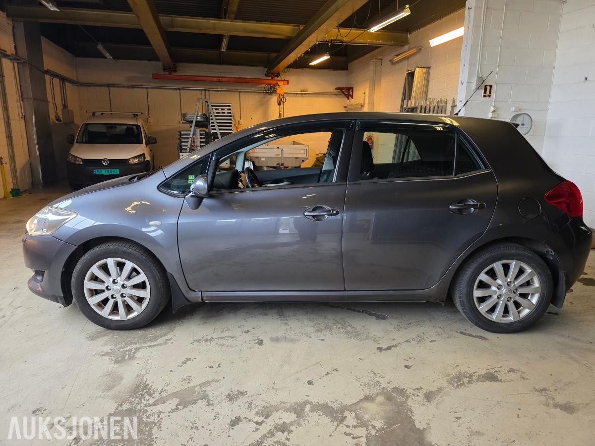 2008 TOYOTA AURIS 1.4 D MMT HENGERFESTE NAVIGASJON