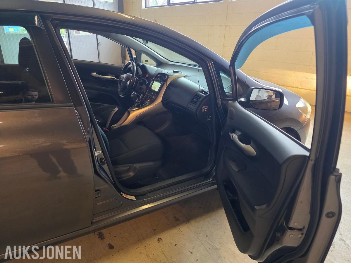 2008 TOYOTA AURIS 1.4 D MMT HENGERFESTE NAVIGASJON