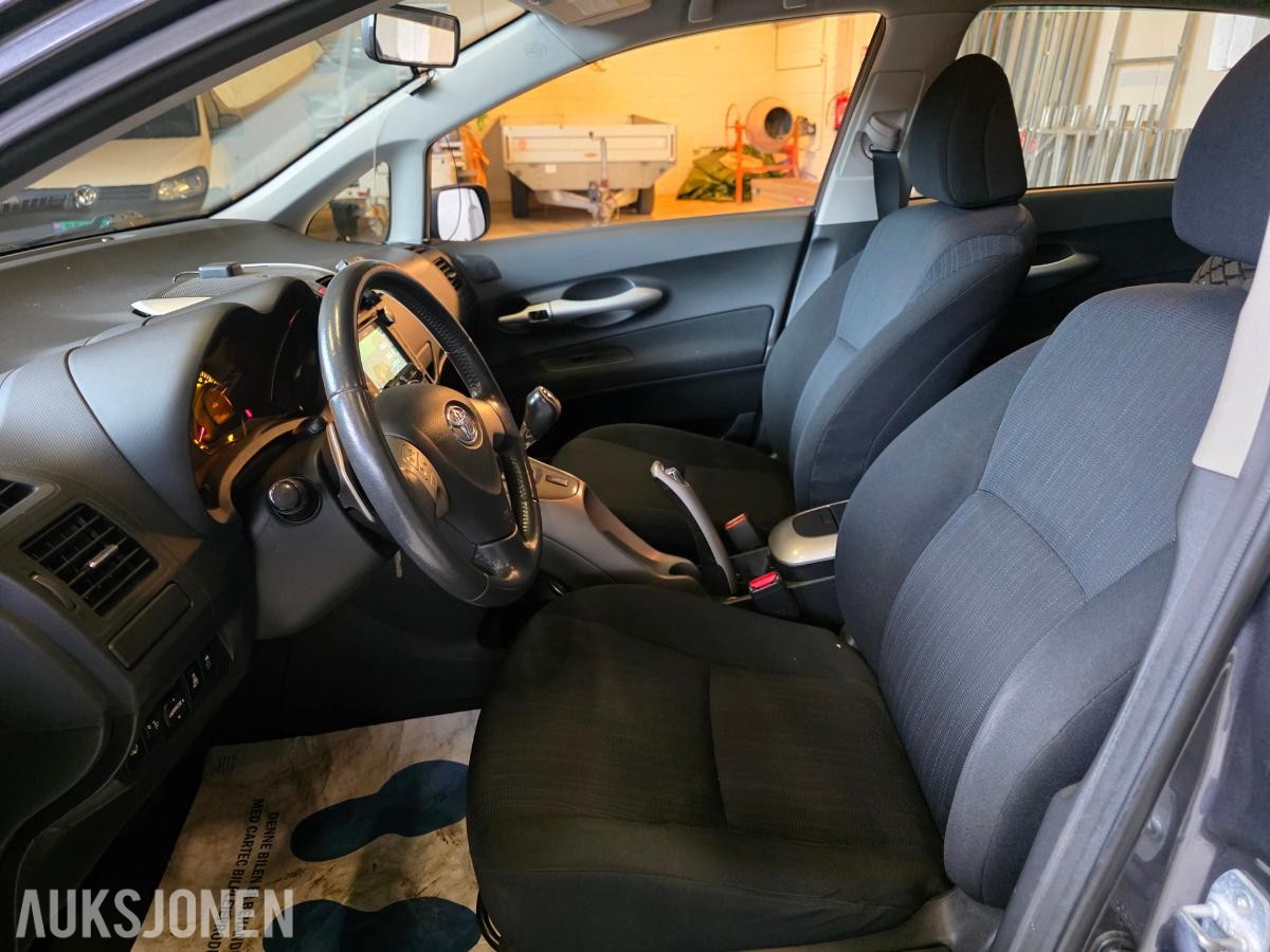 2008 TOYOTA AURIS 1.4 D MMT HENGERFESTE NAVIGASJON