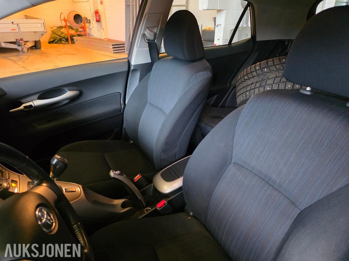 2008 TOYOTA AURIS 1.4 D MMT HENGERFESTE NAVIGASJON