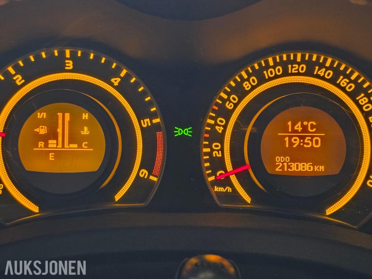 2008 TOYOTA AURIS 1.4 D MMT HENGERFESTE NAVIGASJON