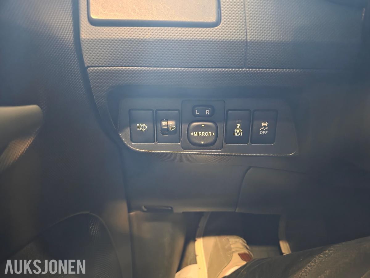 2008 TOYOTA AURIS 1.4 D MMT HENGERFESTE NAVIGASJON