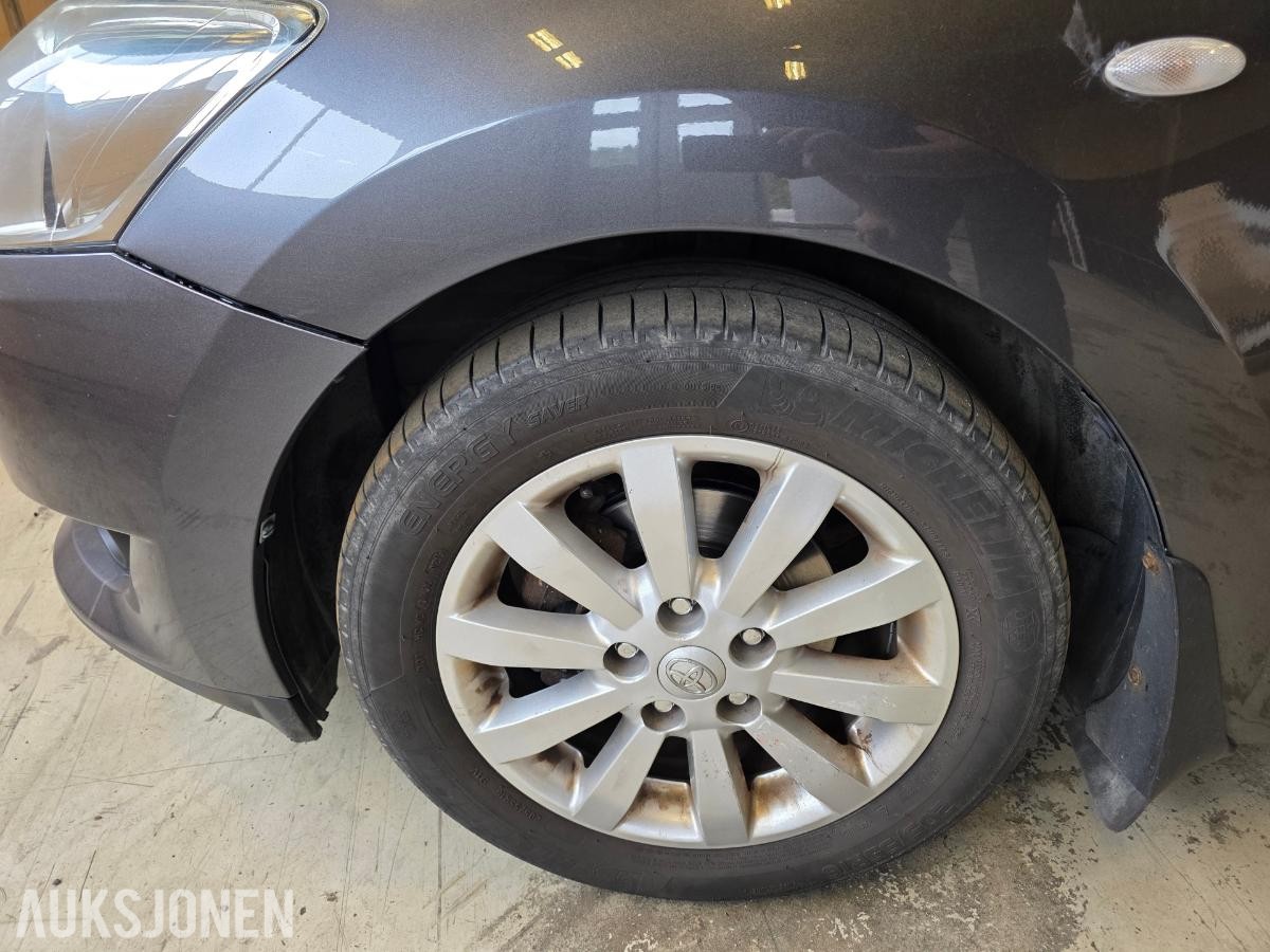 2008 TOYOTA AURIS 1.4 D MMT HENGERFESTE NAVIGASJON