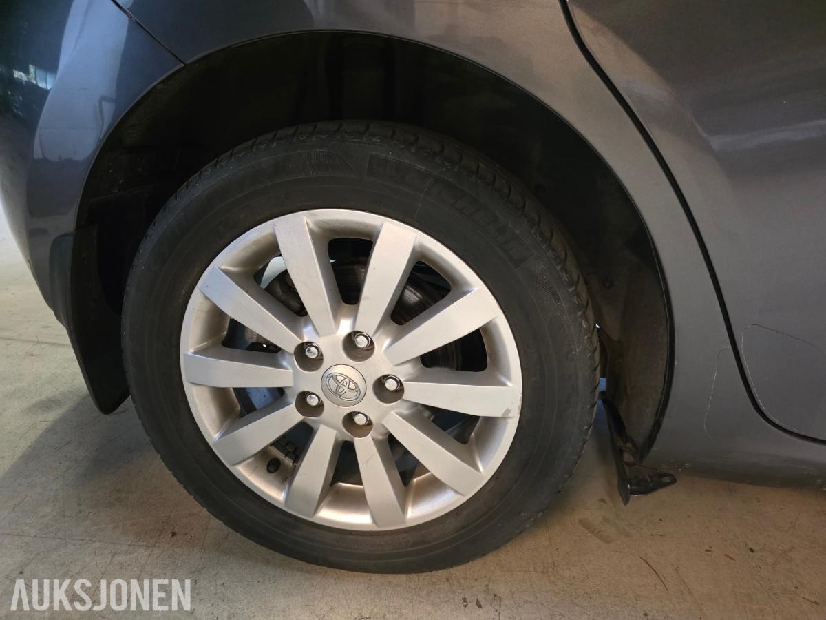 2008 TOYOTA AURIS 1.4 D MMT HENGERFESTE NAVIGASJON