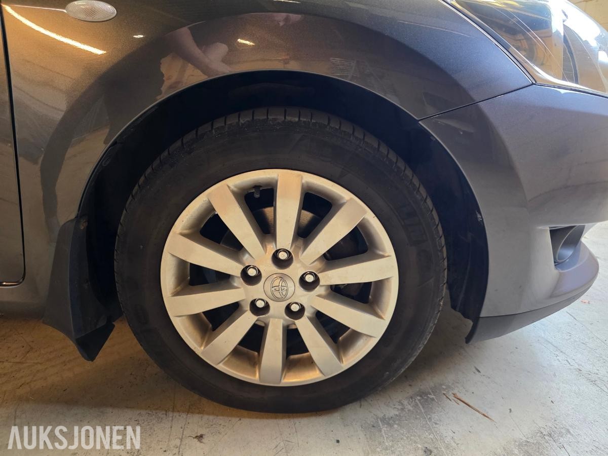 2008 TOYOTA AURIS 1.4 D MMT HENGERFESTE NAVIGASJON