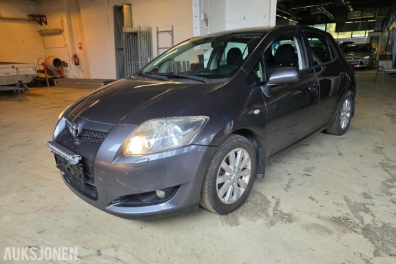 2008 TOYOTA AURIS 1.4 D MMT HENGERFESTE NAVIGASJON
