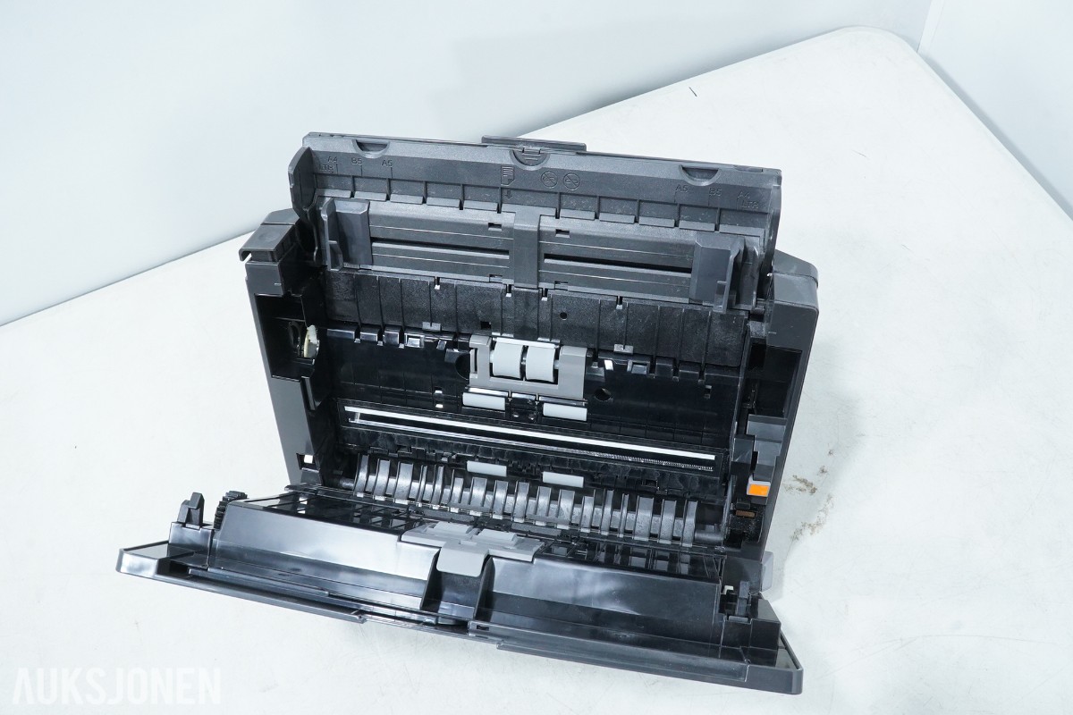 Canon dokumentskanner med Logitech webkamera, blekk og fotopapir