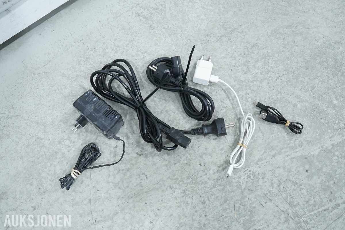 Canon dokumentskanner med Logitech webkamera, blekk og fotopapir