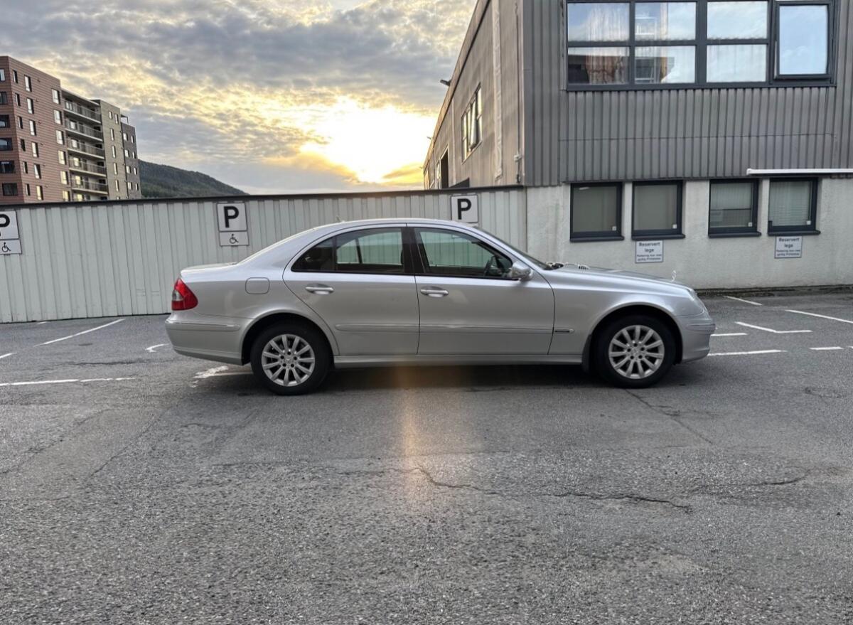 2007 Mercedes-Benz E-Klasse E 200 CDI 2.1 D 136 HK AUT CRUISE KLIMA 