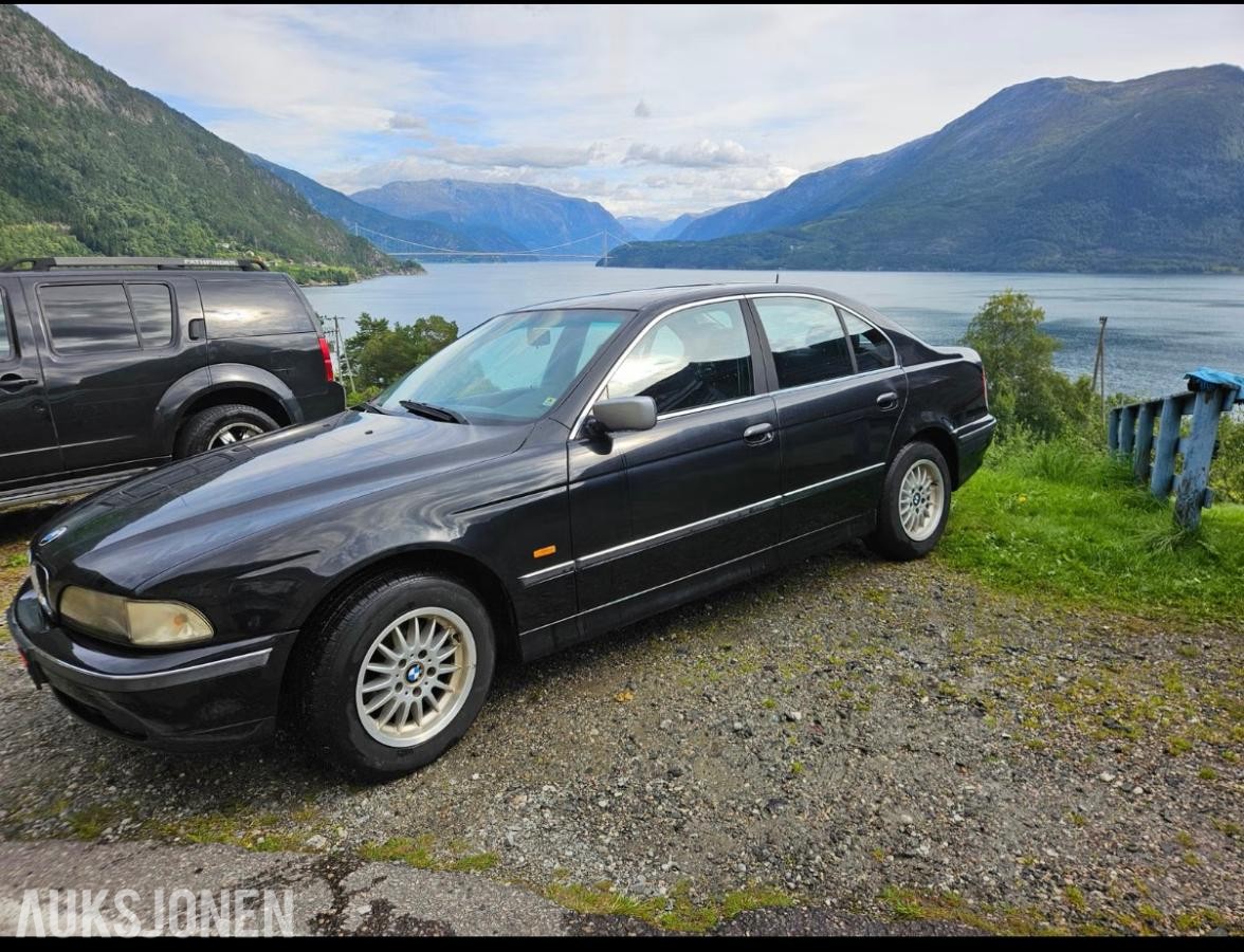1999 BMW 520 IA 2.0 BENSIN 150HK AUTOMAT, DELEBIL