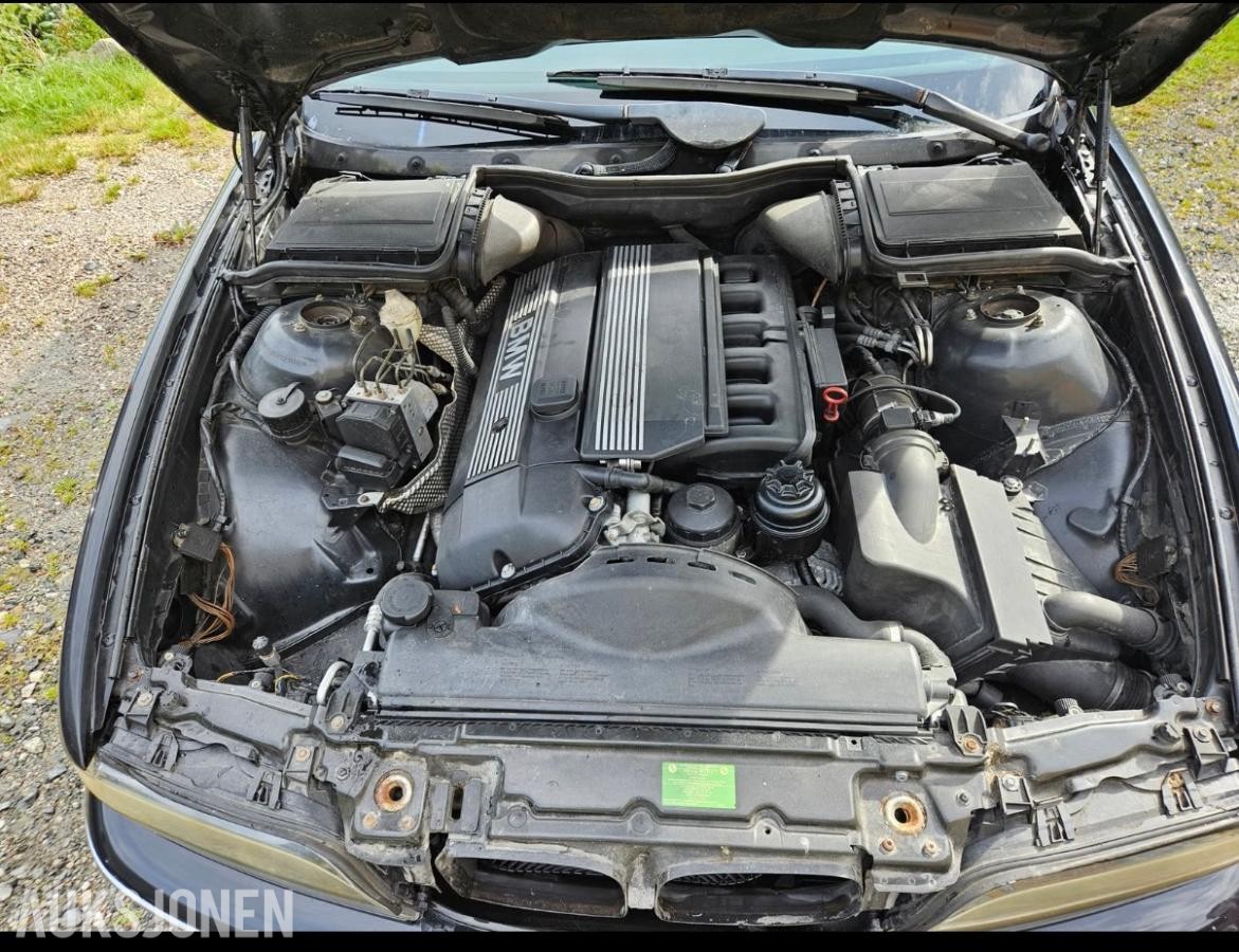 1999 BMW 520 IA 2.0 BENSIN 150HK AUTOMAT, DELEBIL