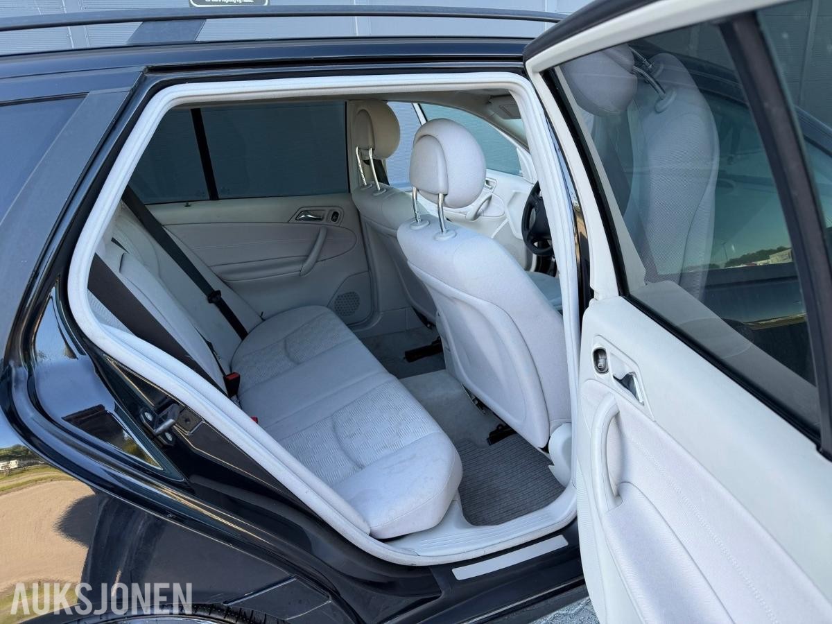 2005 MERCEDES-BENZ C 240 4MATIC AUTOMAT HENGERFESTE