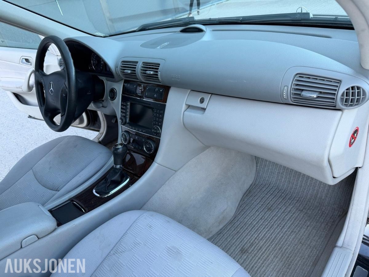 2005 MERCEDES-BENZ C 240 4MATIC AUTOMAT HENGERFESTE