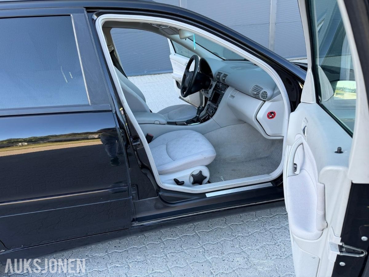 2005 MERCEDES-BENZ C 240 4MATIC AUTOMAT HENGERFESTE