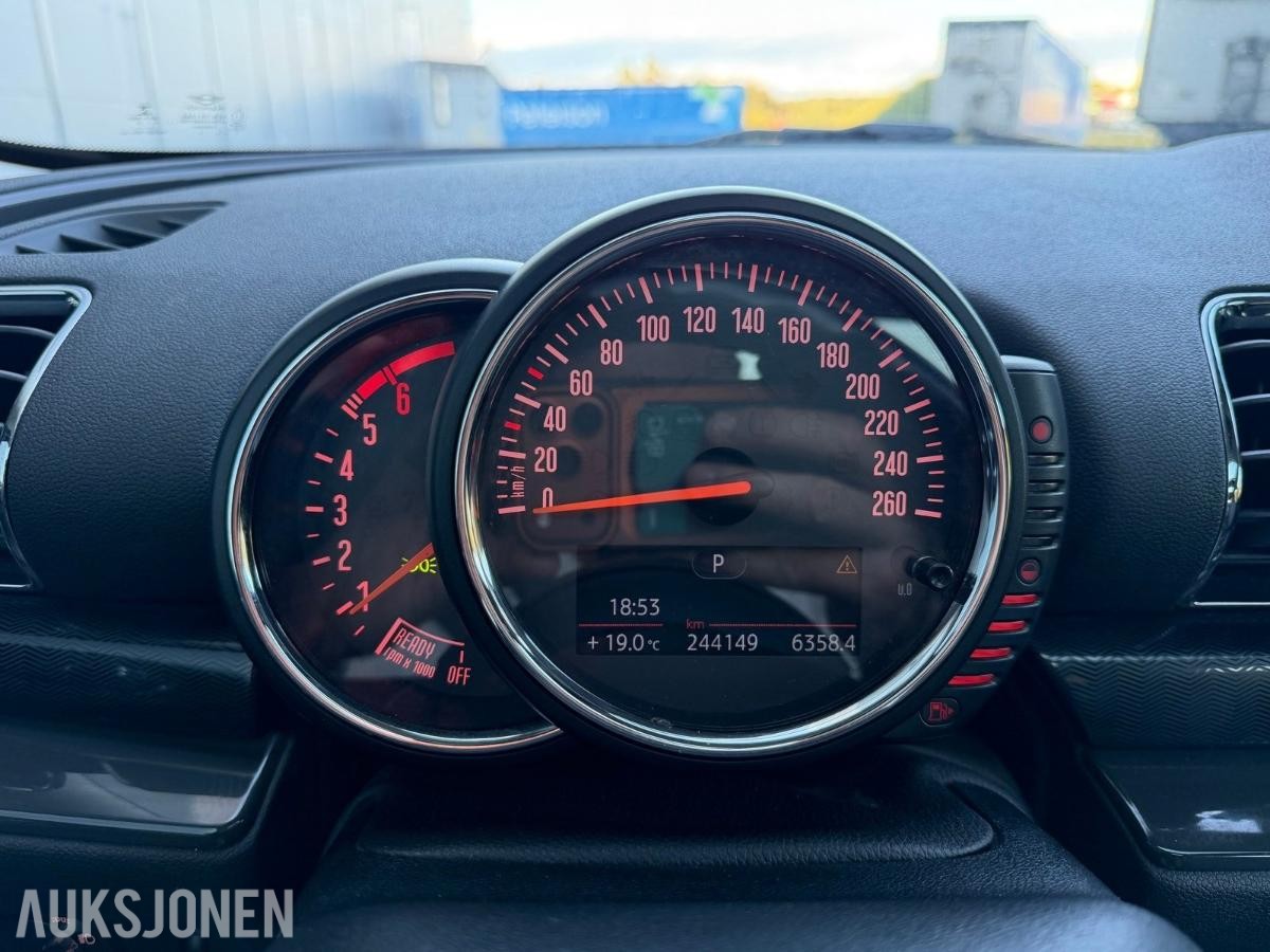 2015 MINI CLUBMAN COOPER D AUTOMAT PANORAMA HENGERFESTE