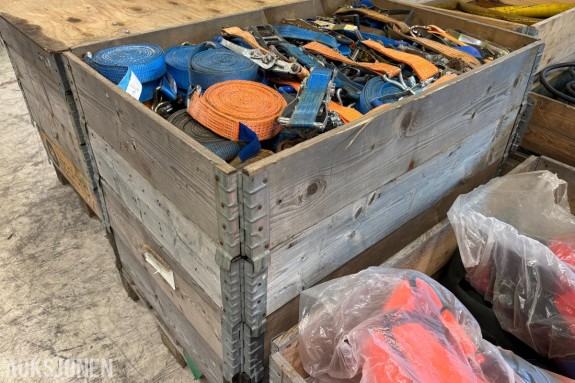 Parti med jekkestropper – 4 pallekarmer høy