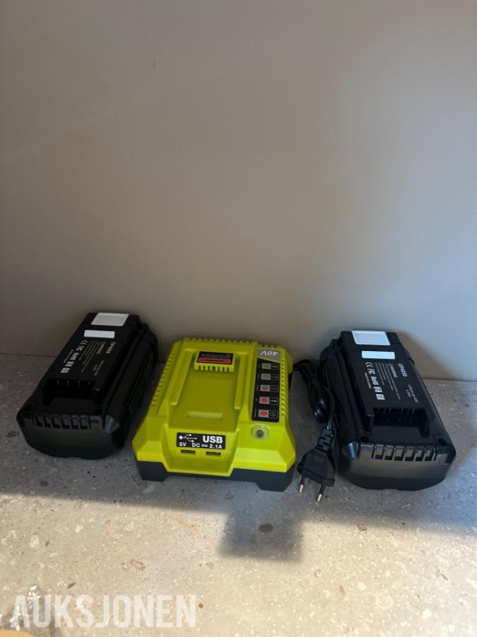 2stk 6Ah 40v Batteri & lader
