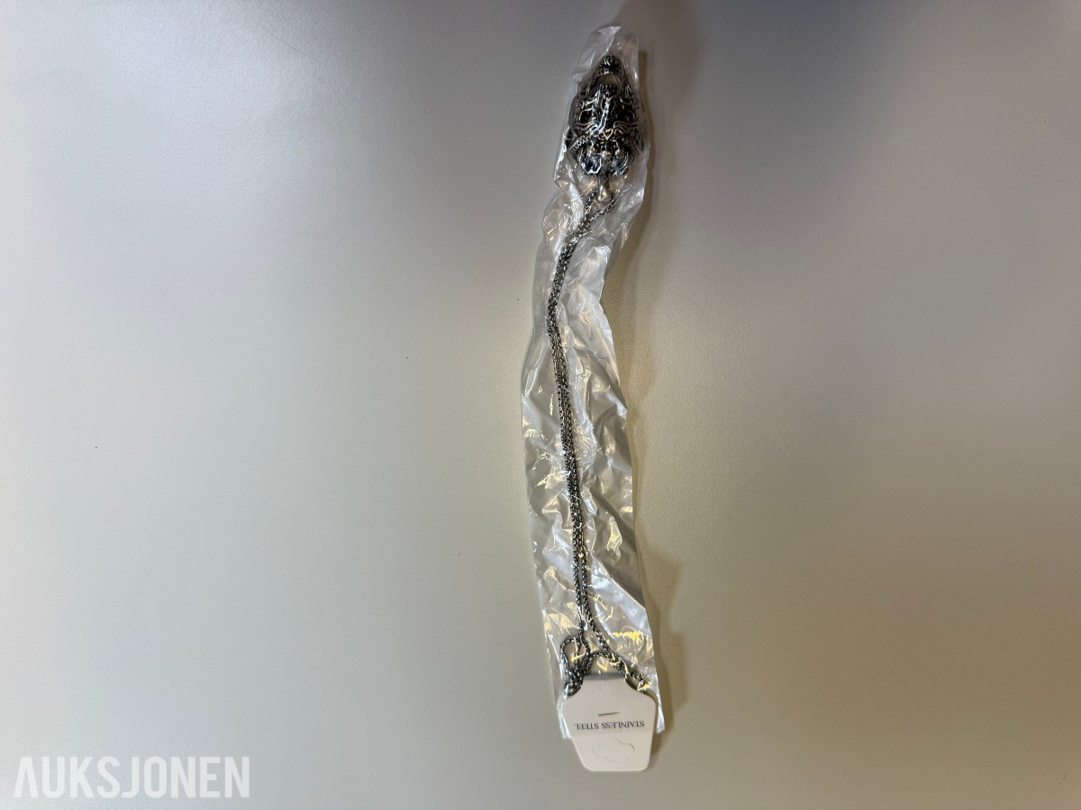 Ca 650 stk smykker - halskjeder, armbånd, ringer og øredobber