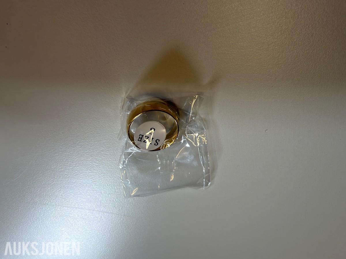 Ca 650 stk smykker - halskjeder, armbånd, ringer og øredobber