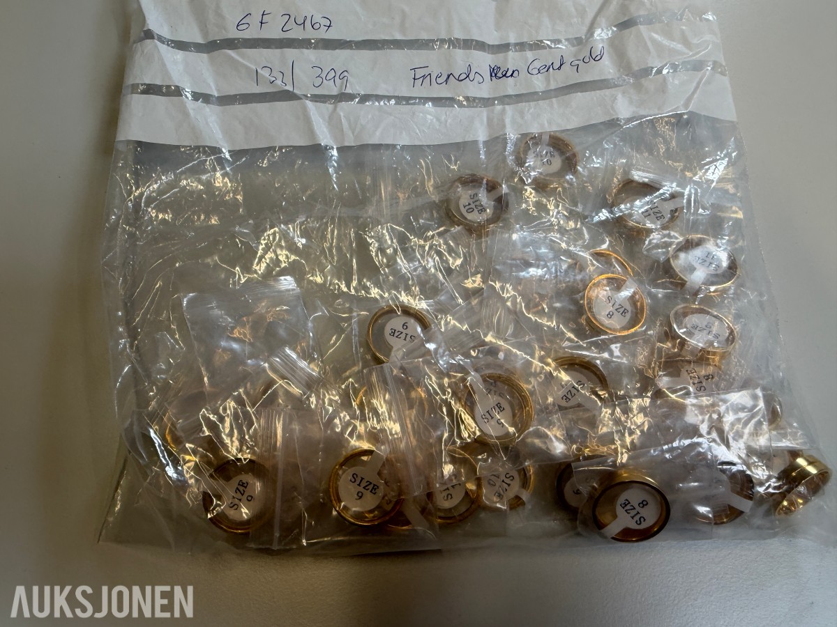 Ca 650 stk smykker - halskjeder, armbånd, ringer og øredobber