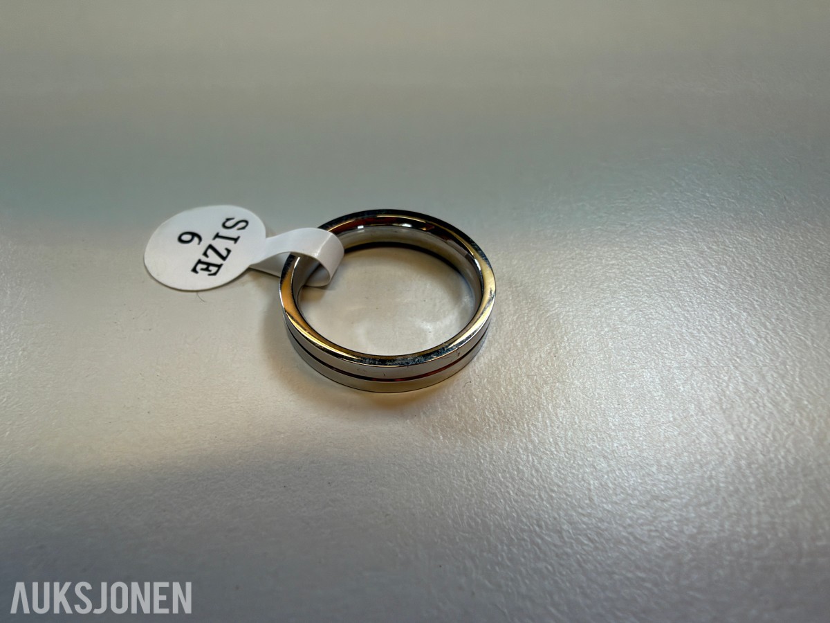 Ca 650 stk smykker - halskjeder, armbånd, ringer og øredobber