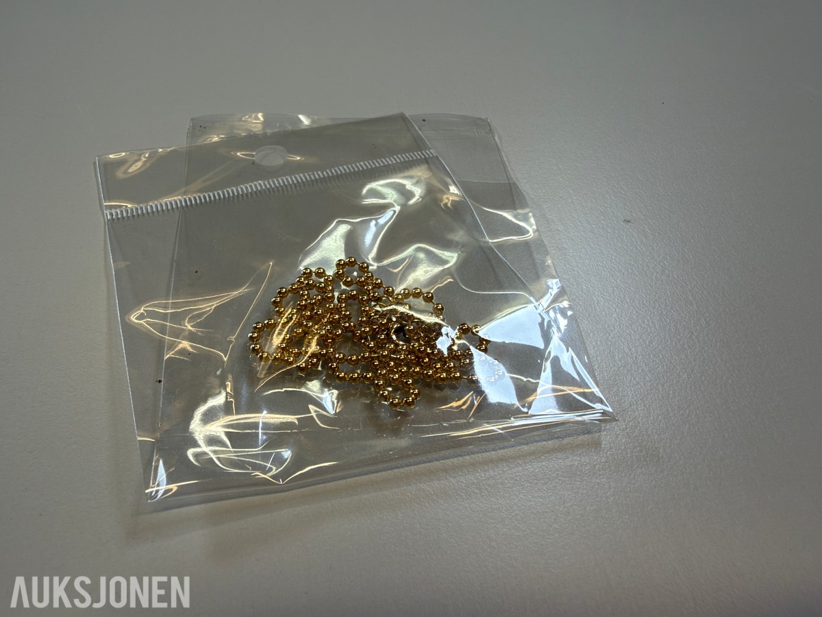 Ca 650 stk smykker - halskjeder, armbånd, ringer og øredobber