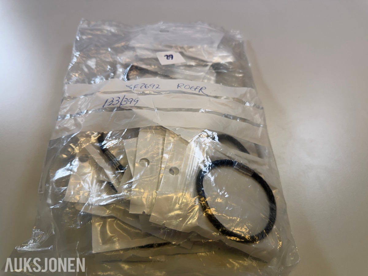 Ca 650 stk smykker - halskjeder, armbånd, ringer og øredobber