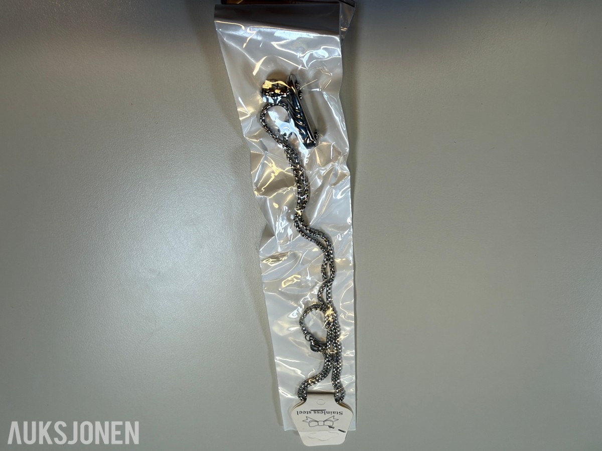 Ca 650 stk smykker - halskjeder, armbånd, ringer og øredobber