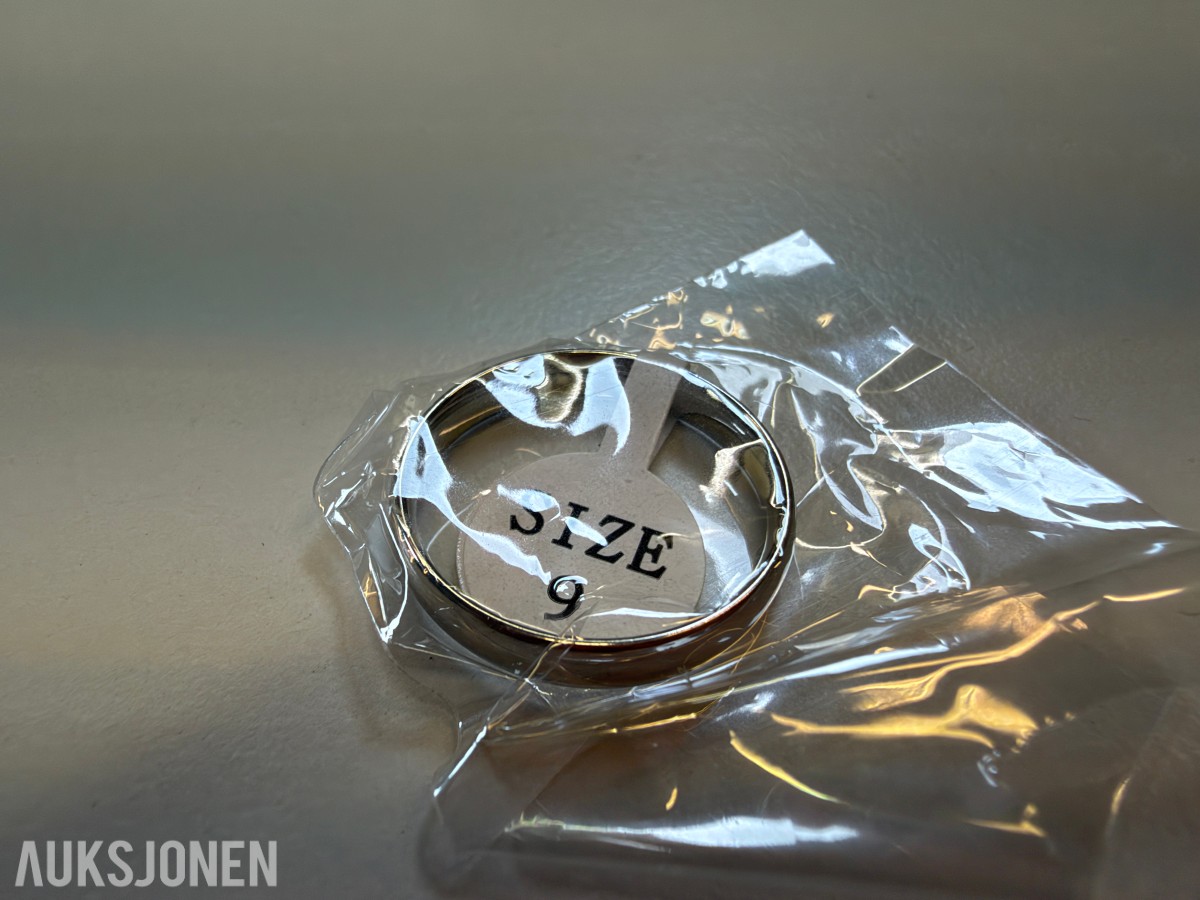 Ca 650 stk smykker - halskjeder, armbånd, ringer og øredobber