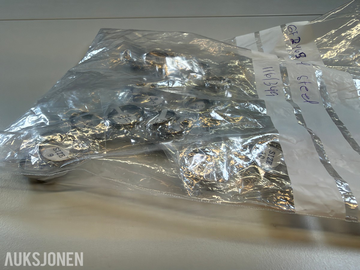 Ca 650 stk smykker - halskjeder, armbånd, ringer og øredobber