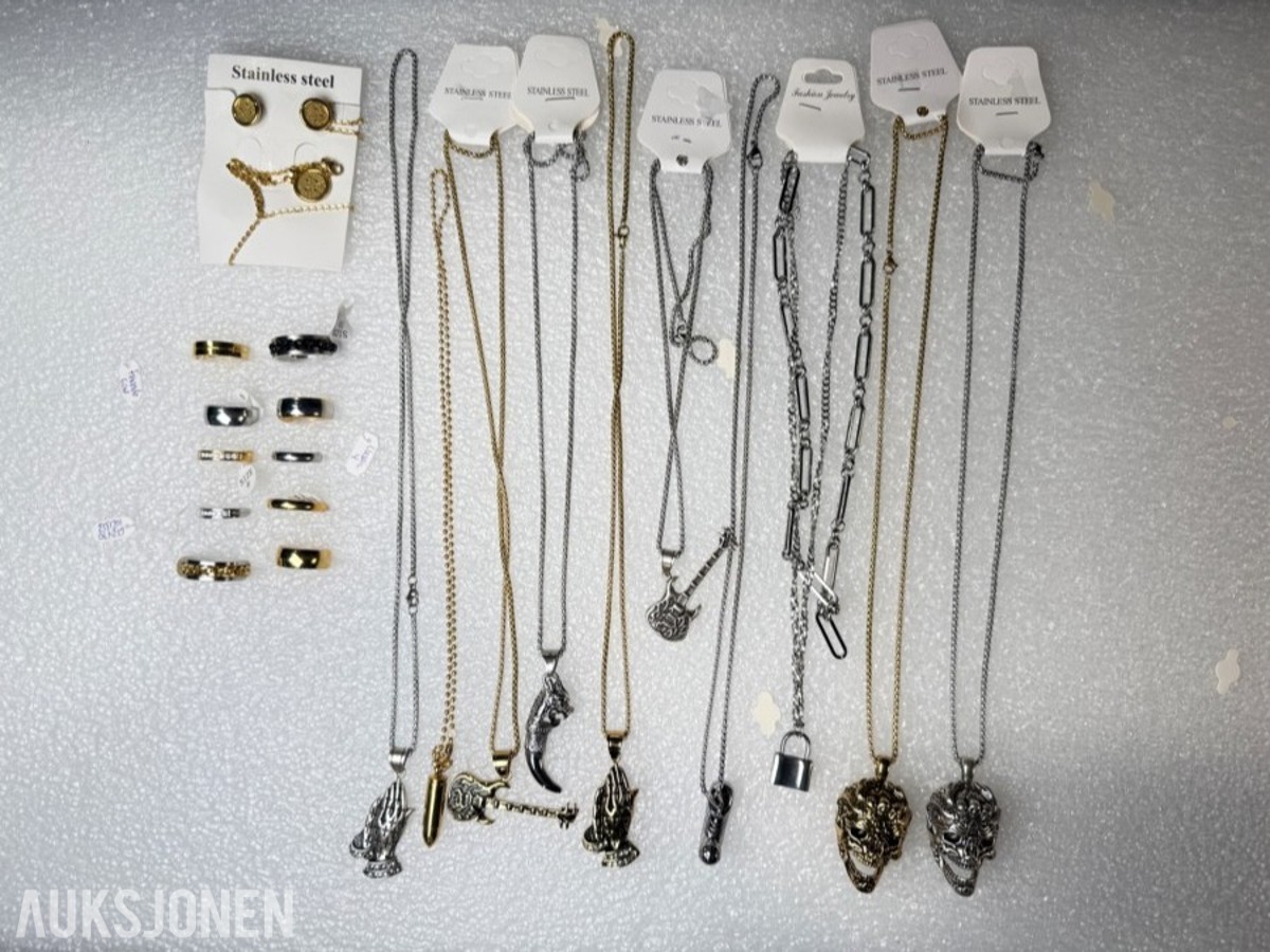 Ca 650 stk smykker - halskjeder, armbånd, ringer og øredobber