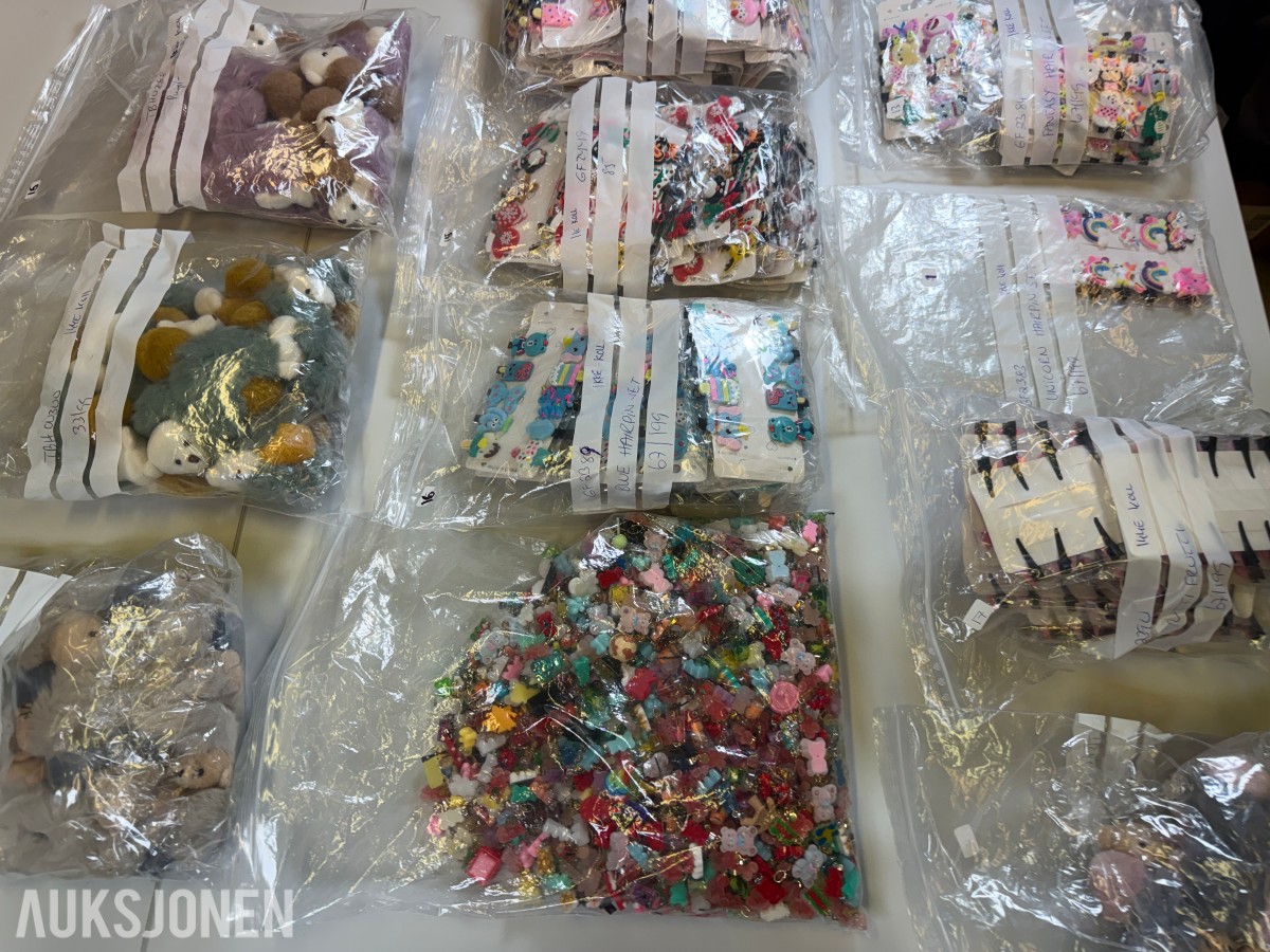 Ca 200 stk hårtilbehør i ulike utførelser