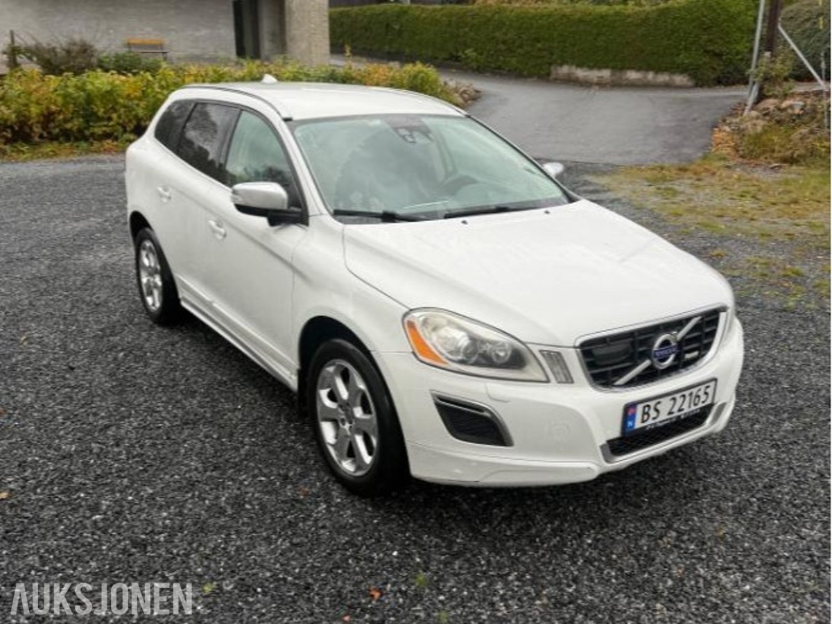 2011 VOLVO XC 60 R-DESIGN D4 163hk AWD AUTOMAT CRUISEKONTROLL RYGGEKAMERA