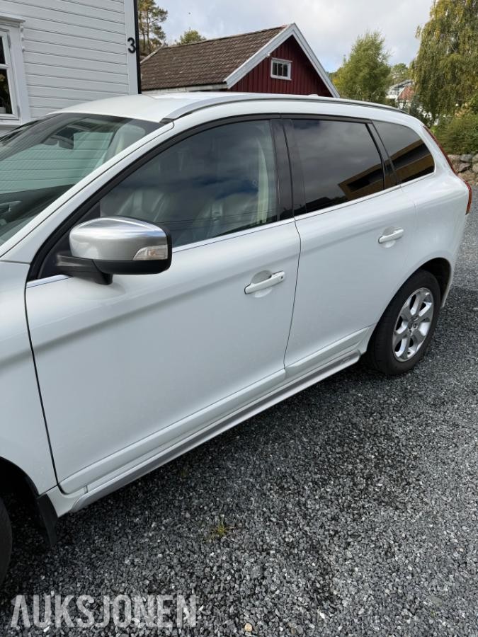 2011 VOLVO XC 60 R-DESIGN D4 163hk AWD AUTOMAT CRUISEKONTROLL RYGGEKAMERA