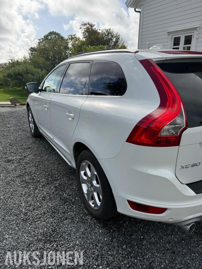 2011 VOLVO XC 60 R-DESIGN D4 163hk AWD AUTOMAT CRUISEKONTROLL RYGGEKAMERA