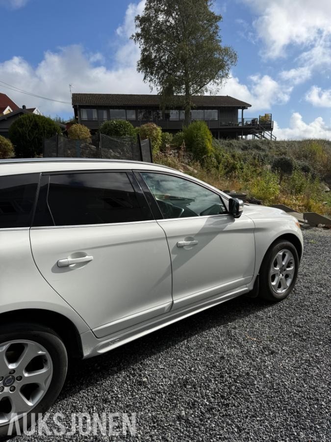 2011 VOLVO XC 60 R-DESIGN D4 163hk AWD AUTOMAT CRUISEKONTROLL RYGGEKAMERA