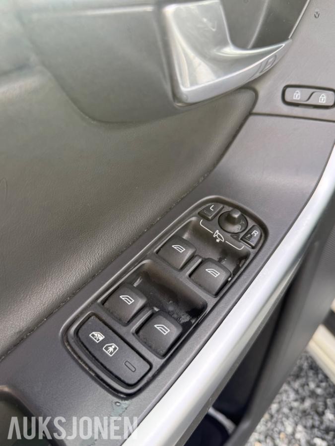 2011 VOLVO XC 60 R-DESIGN D4 163hk AWD AUTOMAT CRUISEKONTROLL RYGGEKAMERA